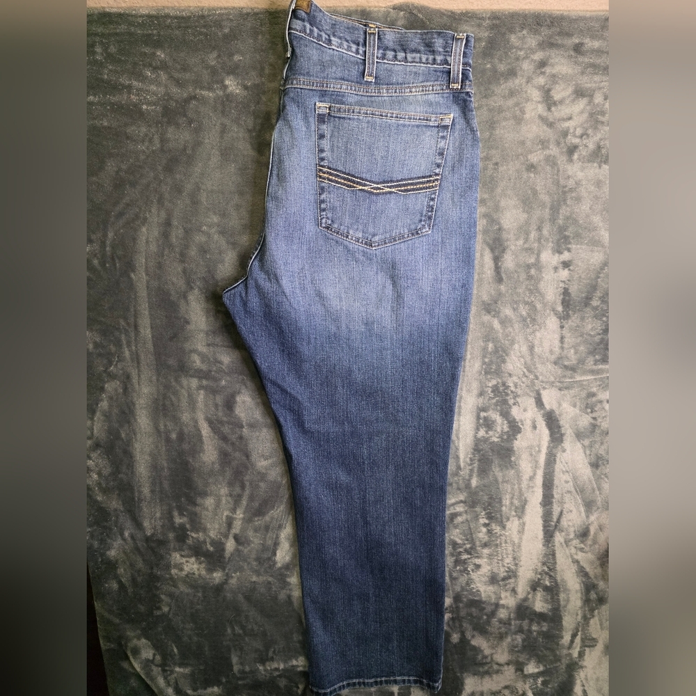 M4 Legacy Stretch JeanStyle No. 10022674Mid riseClassic 19" boot cut leg opening - Picture 10 of 14